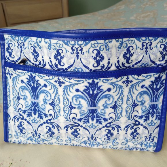 Large Cosmetic or Travel (Bag Blue & White) - Never Used - Picture 1 of 8